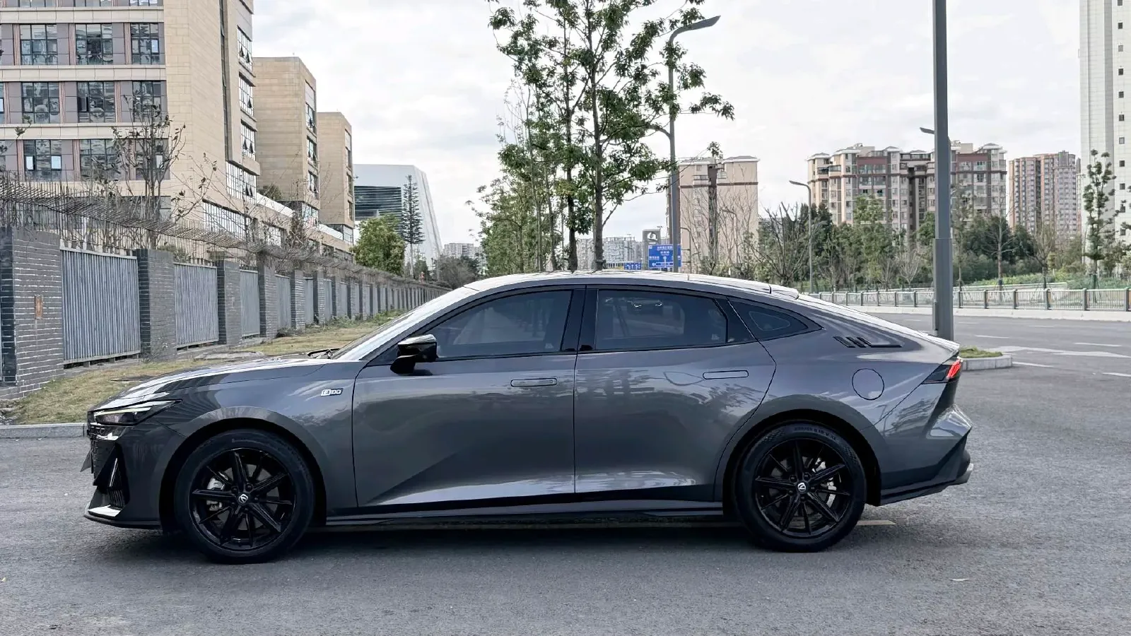 2023 ChangAn UNI-V iDD 1.5T 170HP L4 6TCT PHEV 18.4KWH,autocango,china used car exporter,china ev exporter,chinese used car exporter,chinese used ev exporter