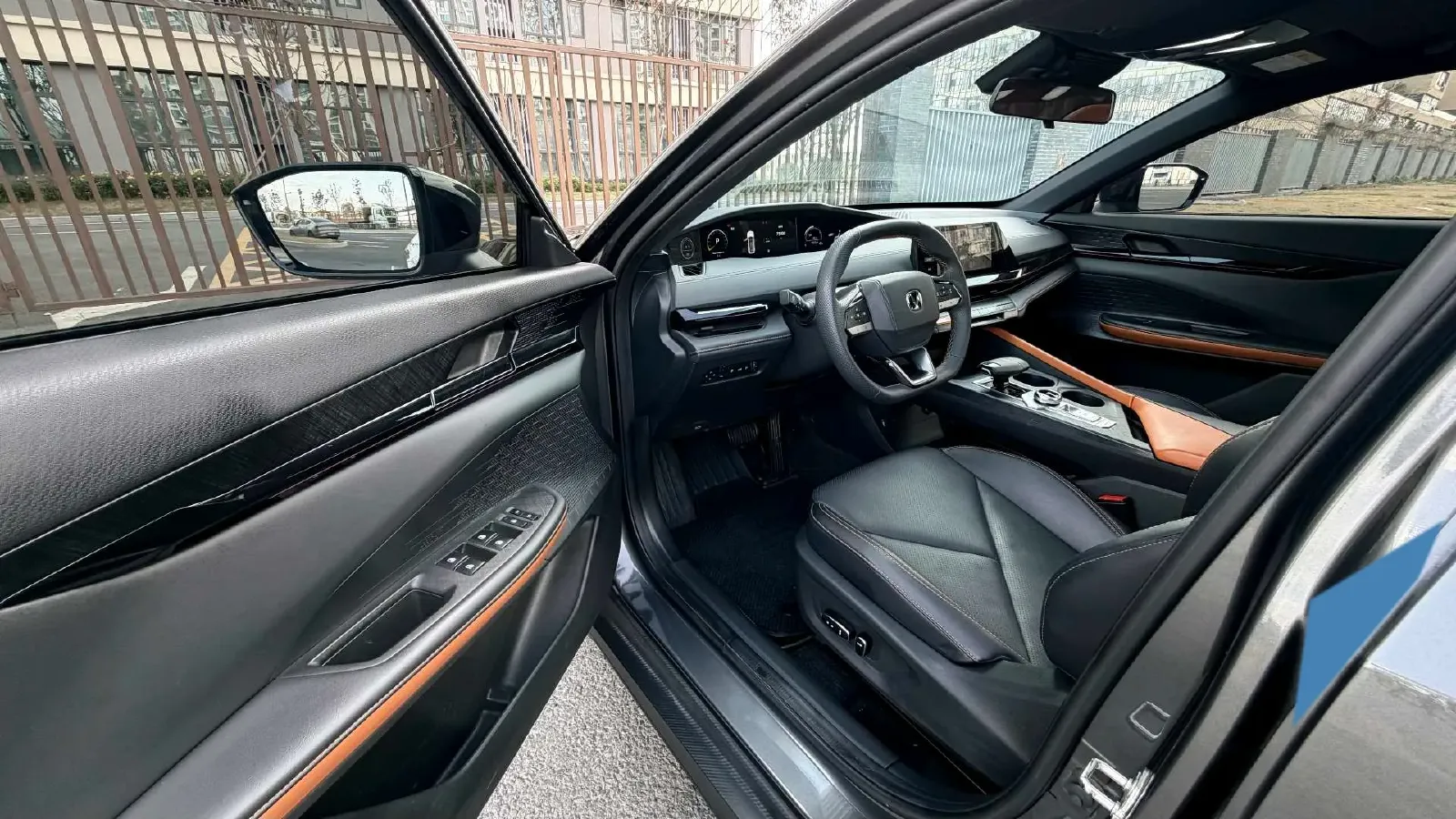 2023 ChangAn UNI-V iDD 1.5T 170HP L4 6TCT PHEV 18.4KWH,autocango,china used car exporter,china ev exporter,chinese used car exporter,chinese used ev exporter