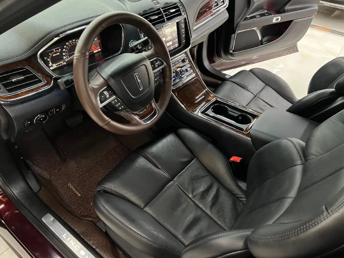 2019 Lincoln Continental 2.0T 261HP L4 6AT,autocango,china used car exporter,china ev exporter,chinese used car exporter,chinese used ev exporter