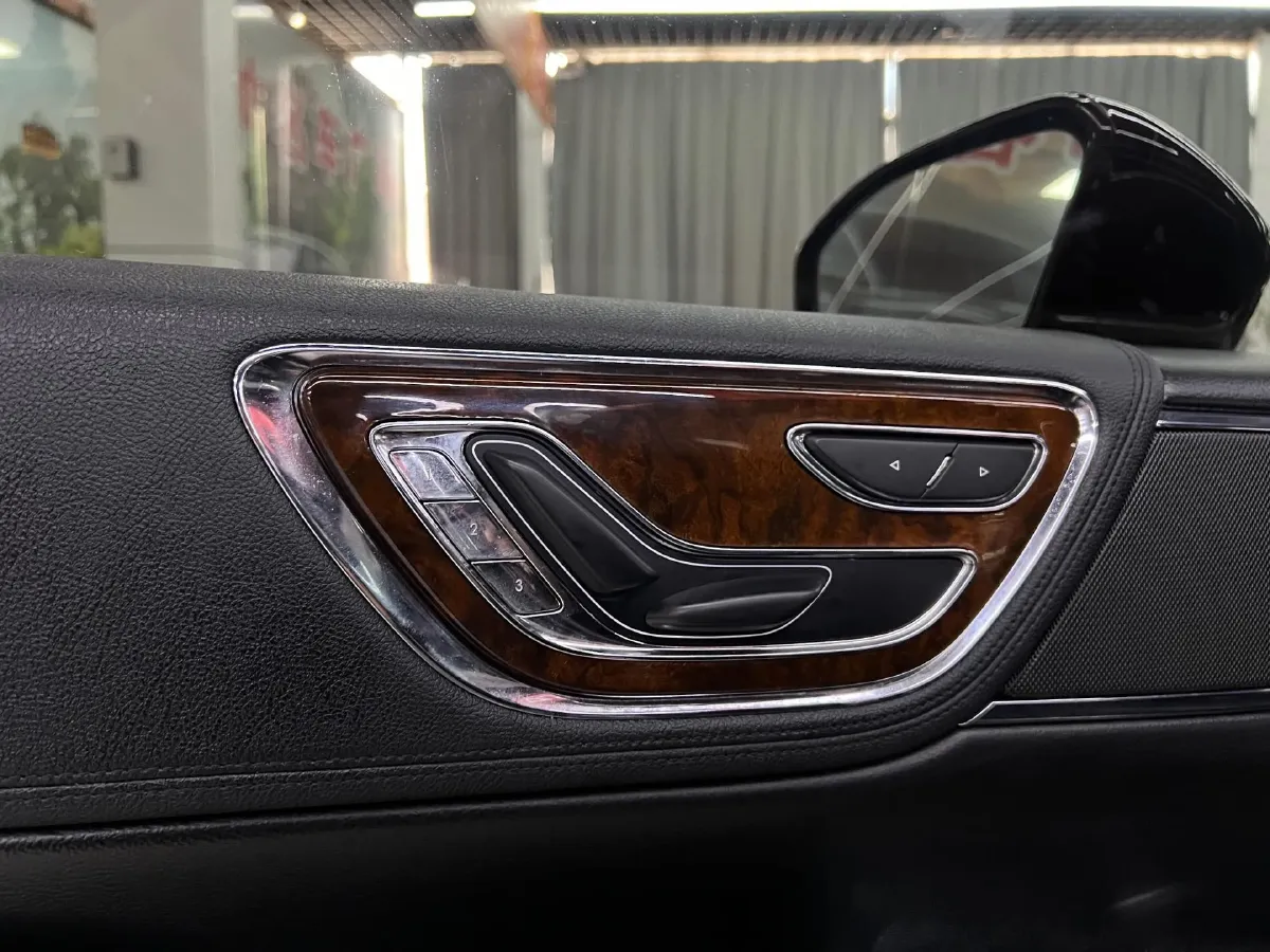 2019 Lincoln Continental 2.0T 261HP L4 6AT,autocango,china used car exporter,china ev exporter,chinese used car exporter,chinese used ev exporter