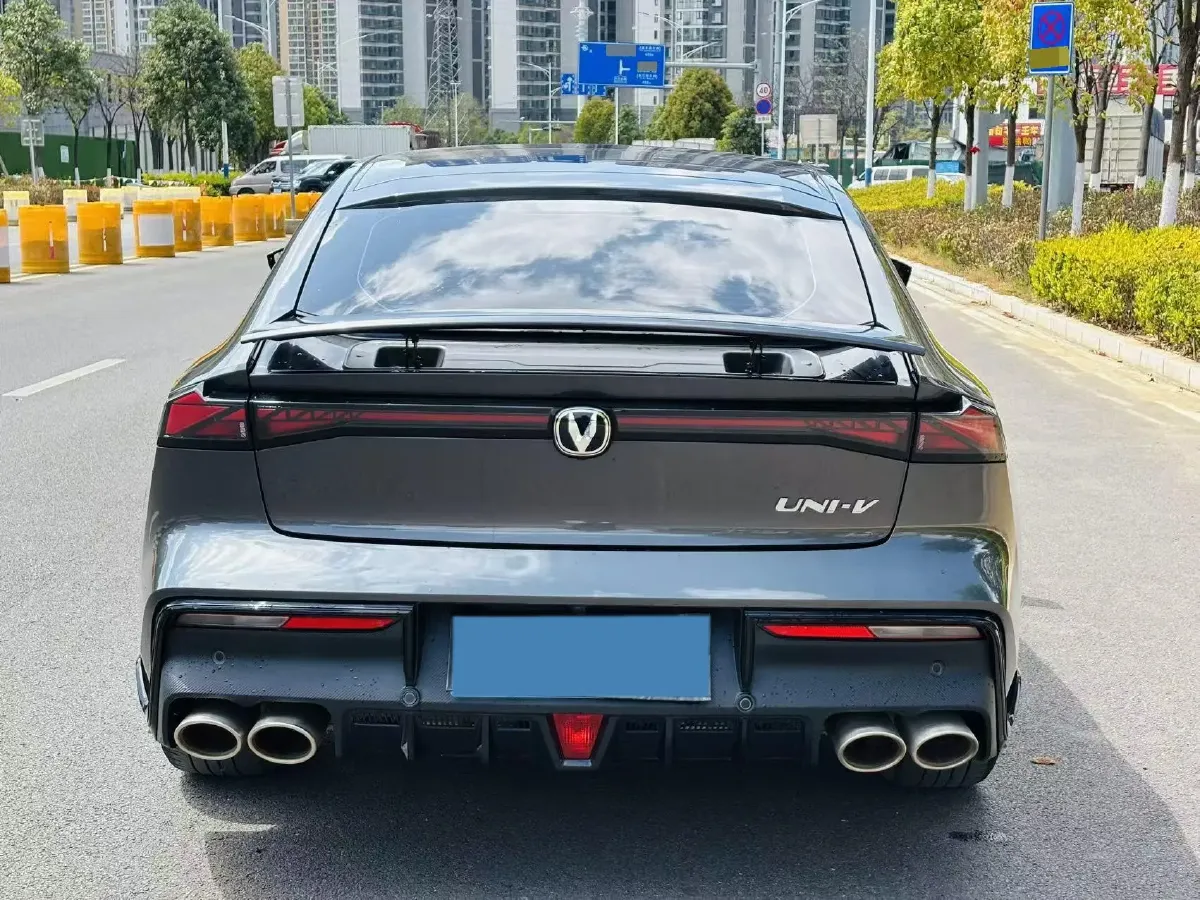 2023 ChangAn UNI-V 1.5T 188HP L4 7DCT,autocango,china used car exporter,china ev exporter,chinese used car exporter,chinese used ev exporter