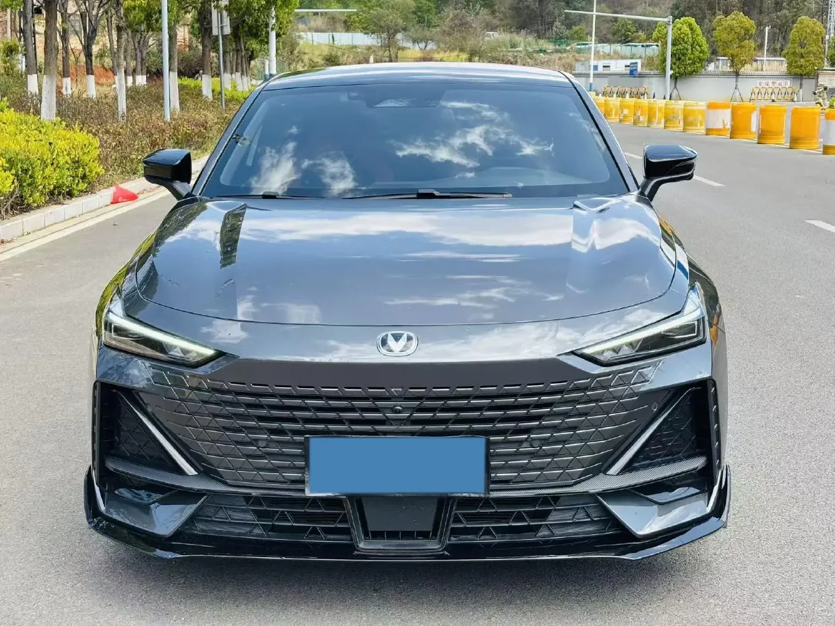 2023 ChangAn UNI-V 1.5T 188HP L4 7DCT,autocango,china used car exporter,china ev exporter,chinese used car exporter,chinese used ev exporter