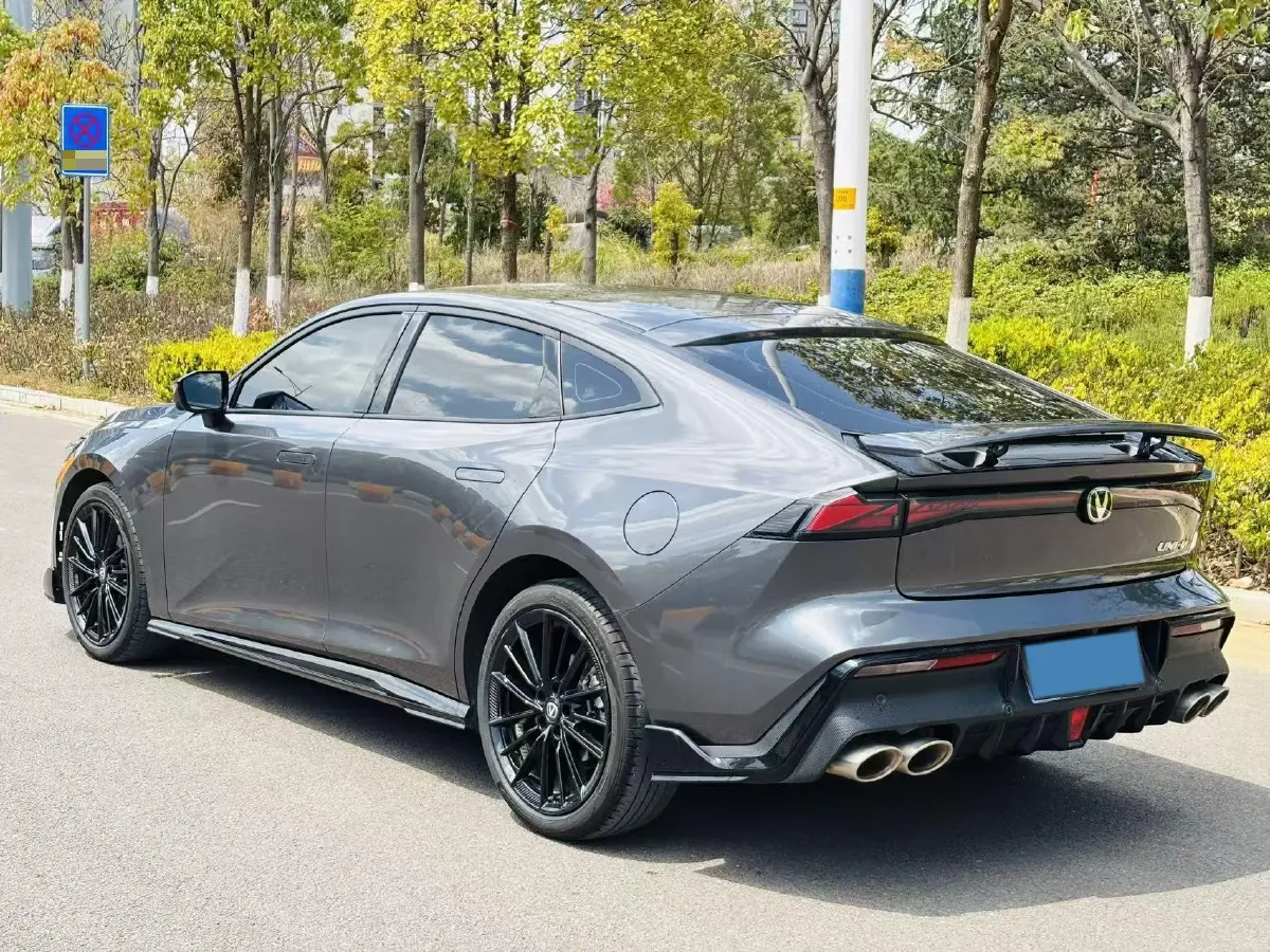 2023 ChangAn UNI-V 1.5T 188HP L4 7DCT,autocango,china used car exporter,china ev exporter,chinese used car exporter,chinese used ev exporter