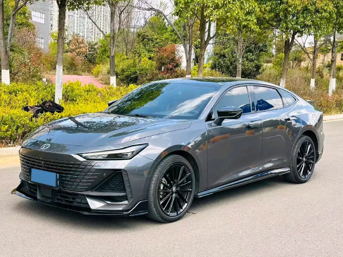 2023 ChangAn UNI-V 1.5T 188HP L4 7DCT,autocango,china used car exporter,china ev exporter,chinese used car exporter,chinese used ev exporter