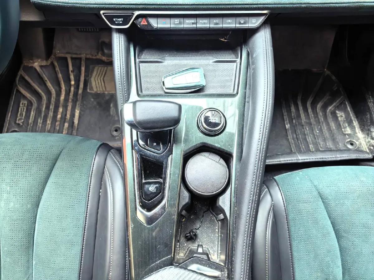 2021 Geely Monjaro 2.0T 238HP L4 8AT,autocango,china used car exporter,china ev exporter,chinese used car exporter,chinese used ev exporter