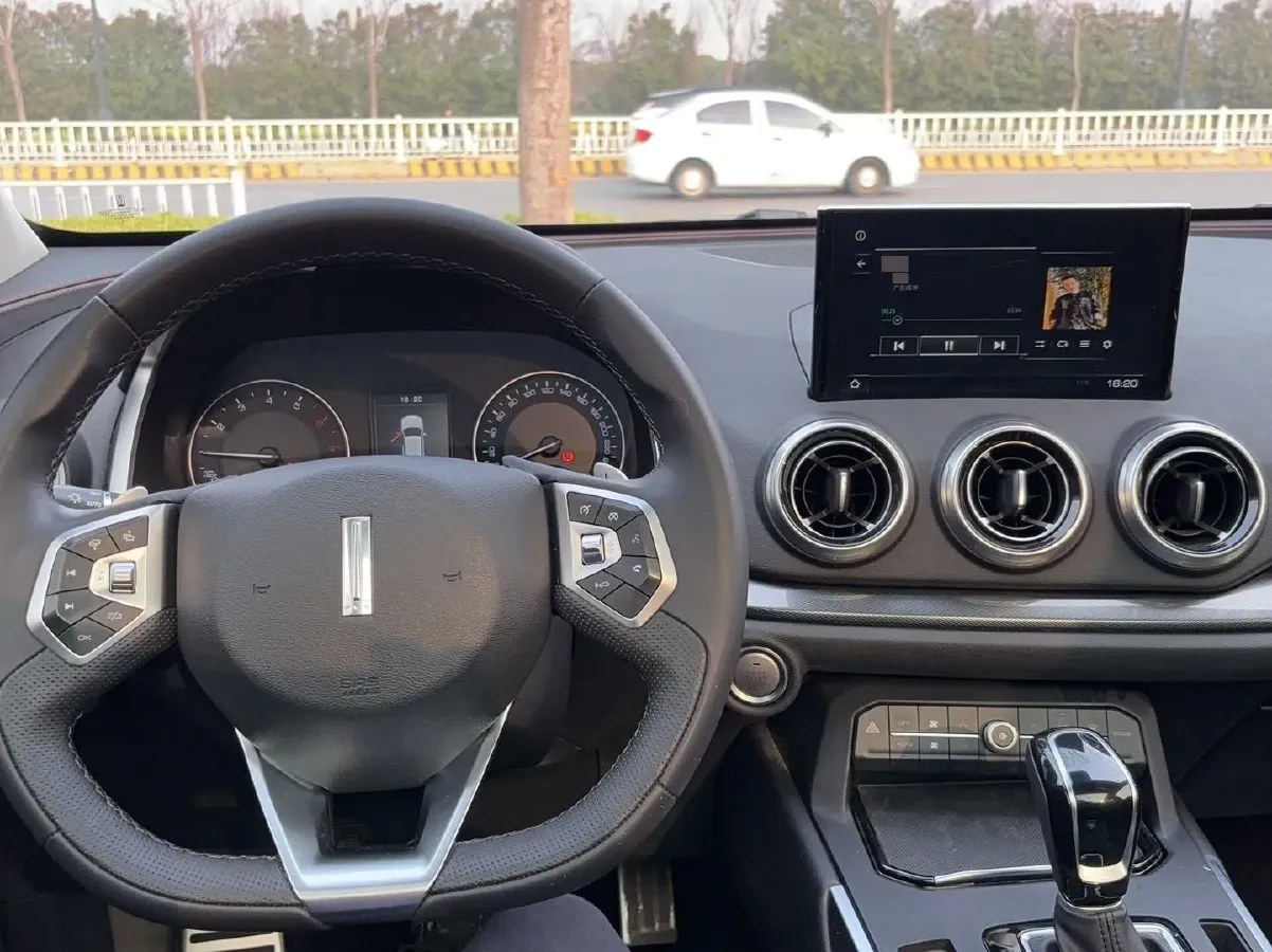 2017 WEY VV5 2.0T 197HP L4 7DCT,autocango,china used car exporter,china ev exporter,chinese used car exporter,chinese used ev exporter