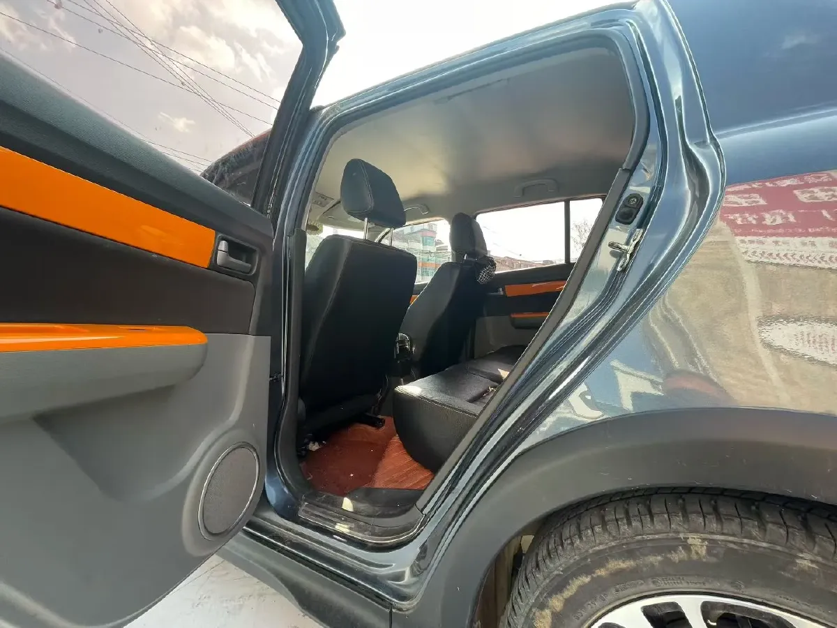 2015 Suzuki Swift 1.5L 103HP L4 4AT,autocango,china used car exporter,china ev exporter,chinese used car exporter,chinese used ev exporter