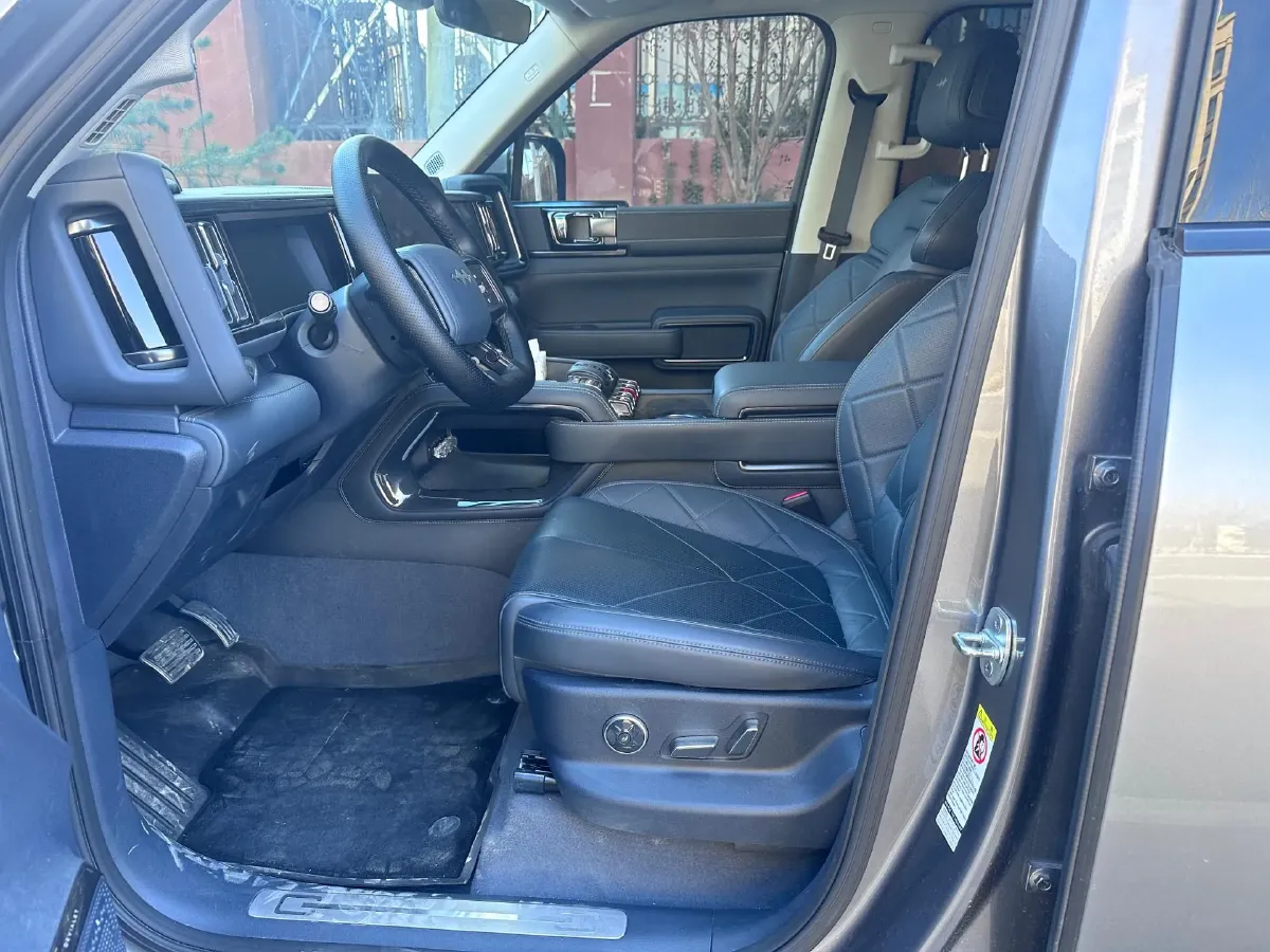 2023 FangChengBao Bao 5 1.5T 194HP L4 E-CVT PHEV 31.8KWH,autocango,china used car exporter,china ev exporter,chinese used car exporter,chinese used ev exporter