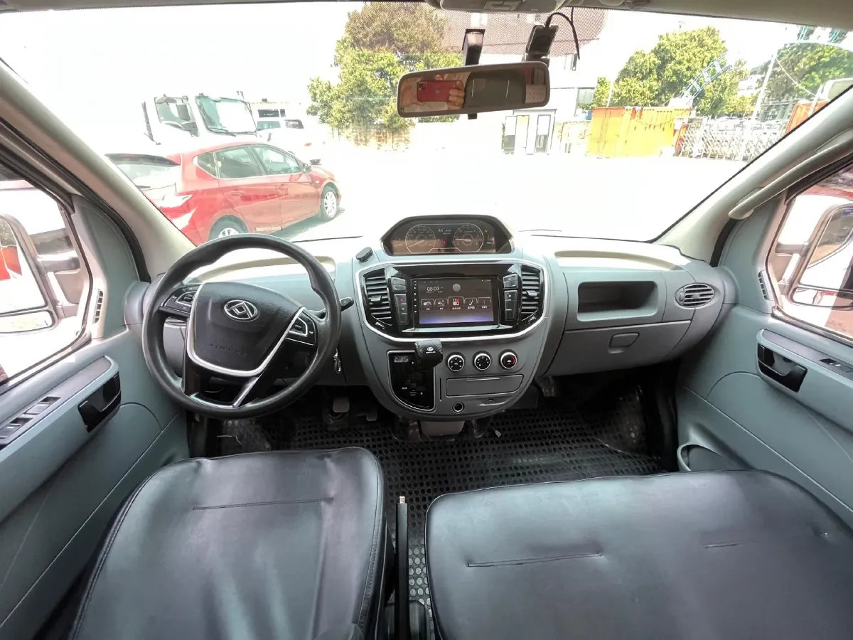 2021 MAXUS XinTu V80 2.0T 139HP L4 6MT,autocango,china used car exporter,china ev exporter,chinese used car exporter,chinese used ev exporter