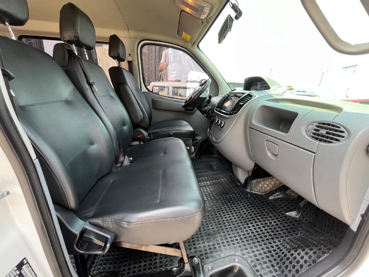 2021 MAXUS XinTu V80 2.0T 139HP L4 6MT,autocango,china used car exporter,china ev exporter,chinese used car exporter,chinese used ev exporter