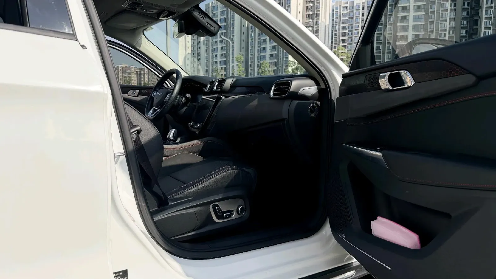 2018 Toyota C-HR 2.0L 171HP L4 CVT,autocango,china used car exporter,china ev exporter,chinese used car exporter,chinese used ev exporter