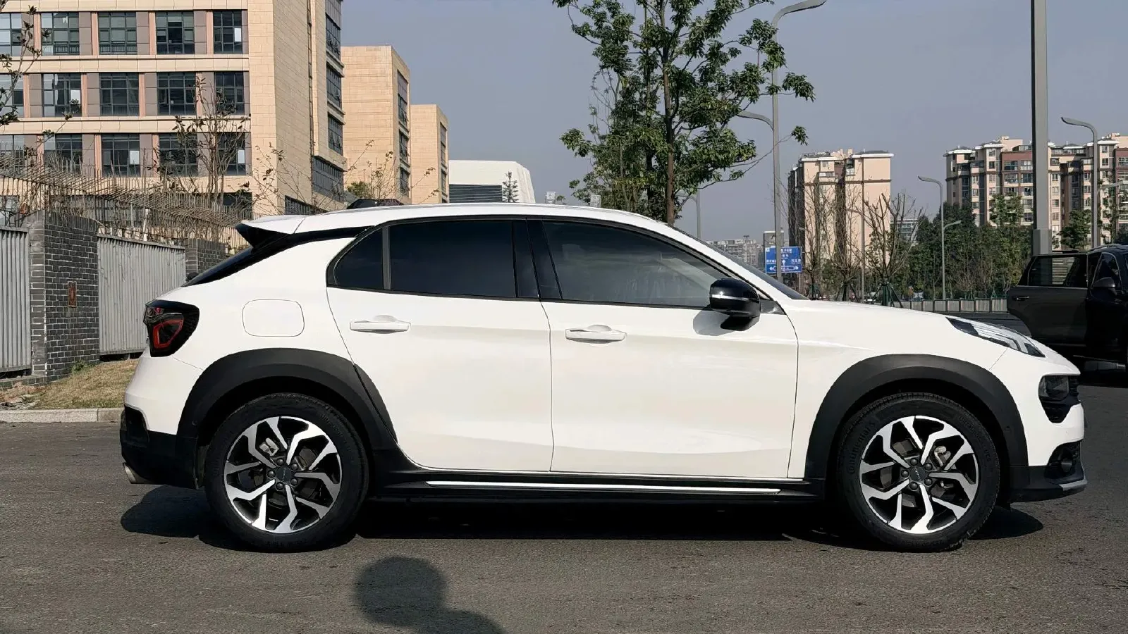 2018 Toyota C-HR 2.0L 171HP L4 CVT,autocango,china used car exporter,china ev exporter,chinese used car exporter,chinese used ev exporter