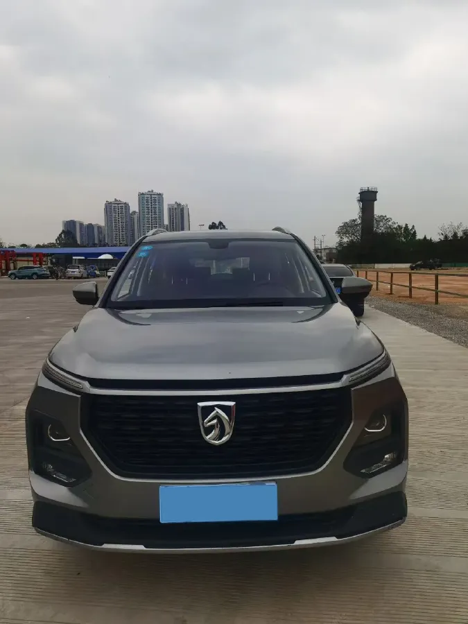 2020 BaoJun 530 1.5T 147HP L4 6MT,autocango,china used car exporter,china ev exporter,chinese used car exporter,chinese used ev exporter