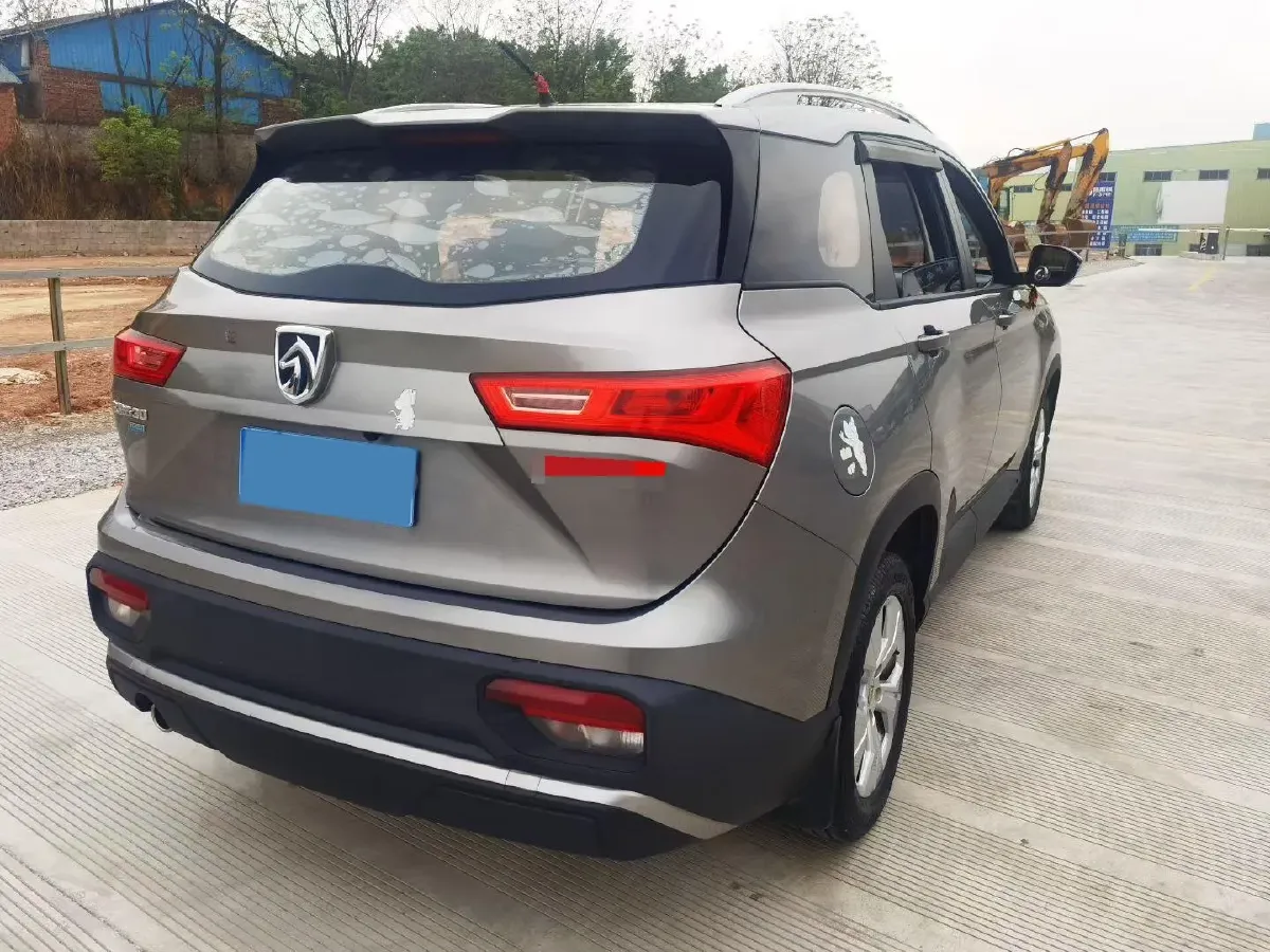 2020 BaoJun 530 1.5T 147HP L4 6MT,autocango,china used car exporter,china ev exporter,chinese used car exporter,chinese used ev exporter