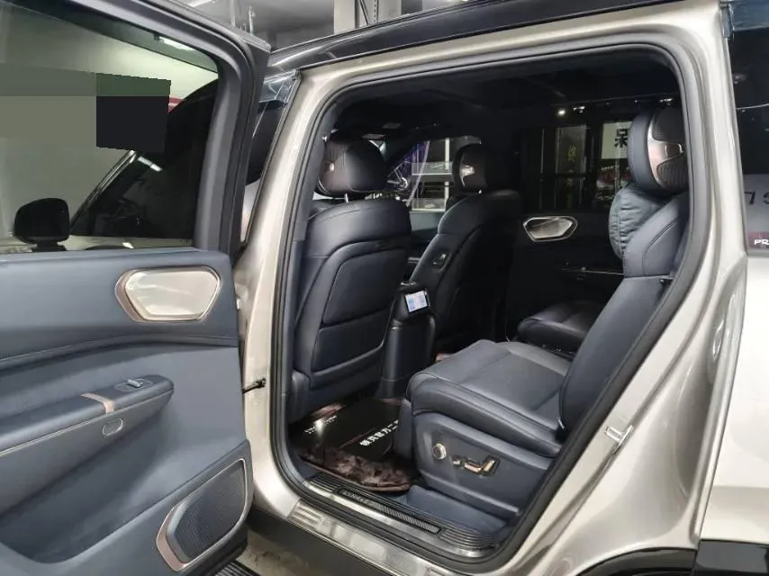 2025 LYNK&CO 900 2.0T 254HP L4 3DHT PHEV 50KWH,autocango,china used car exporter,china ev exporter,chinese used car exporter,chinese used ev exporter