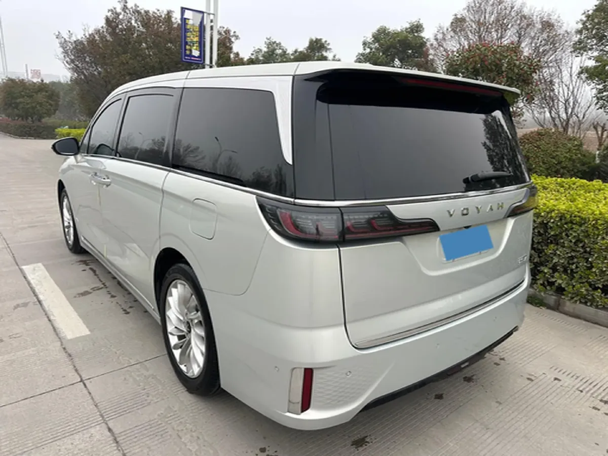 2022 Voyah Dream 1.5T 136HP L4 PHEV 25.57KWH,autocango,china used car exporter,china ev exporter,chinese used car exporter,chinese used ev exporter