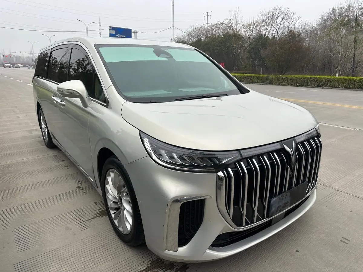 2022 Voyah Dream 1.5T 136HP L4 PHEV 25.57KWH,autocango,china used car exporter,china ev exporter,chinese used car exporter,chinese used ev exporter