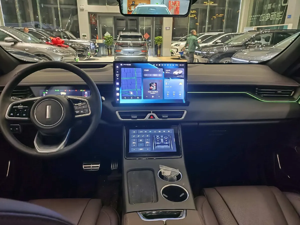 2024 WEY Mocha 1.5T 170HP L4 4DHT PHEV 35.04KWH,autocango,china used car exporter,china ev exporter,chinese used car exporter,chinese used ev exporter