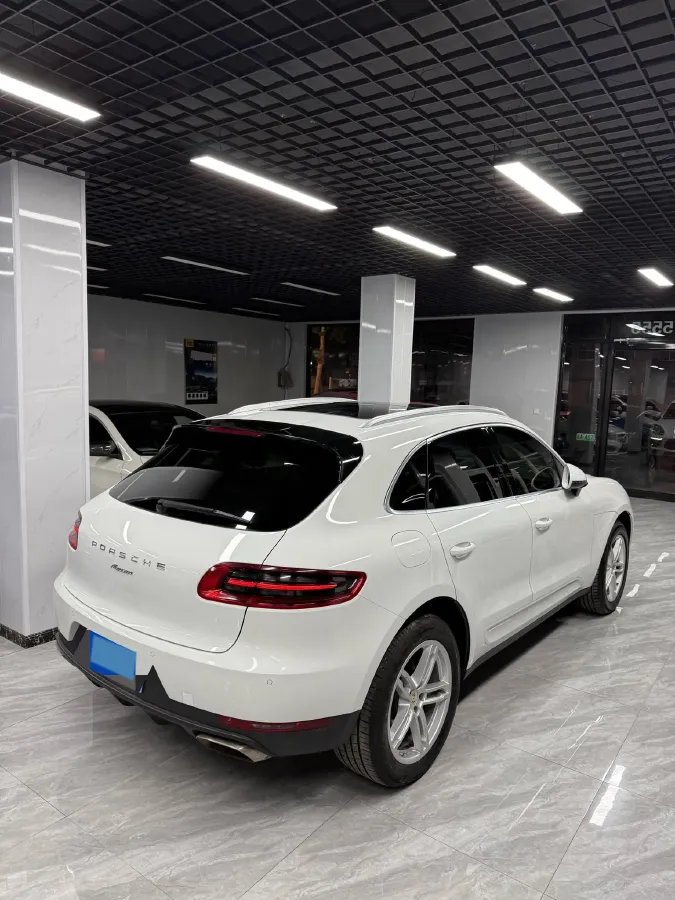 2017 YuTong T7 6.0L 316HP V8 6AT,autocango,china used car exporter,china ev exporter,chinese used car exporter,chinese used ev exporter