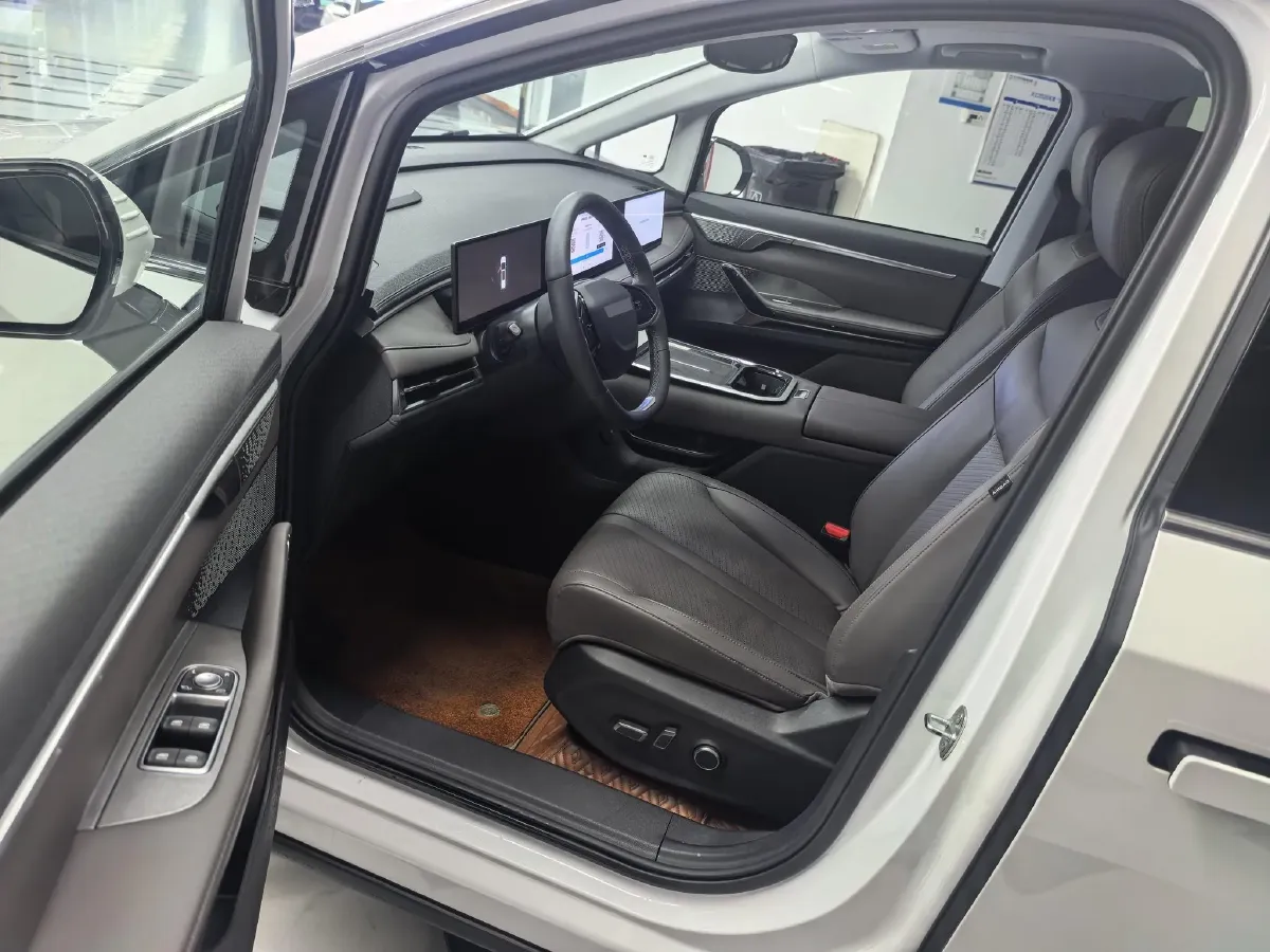 2024 MAXUS G70 2.0T 234HP L4 9AT,autocango,china used car exporter,china ev exporter,chinese used car exporter,chinese used ev exporter