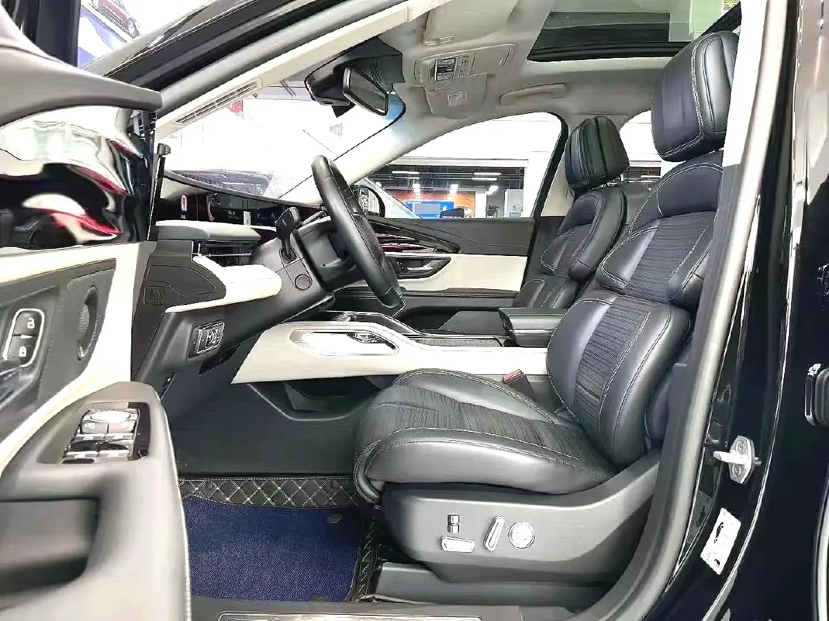 2023 Lincoln Nautilus 2.0T 261HP L4 8AT,autocango,china used car exporter,china ev exporter,chinese used car exporter,chinese used ev exporter