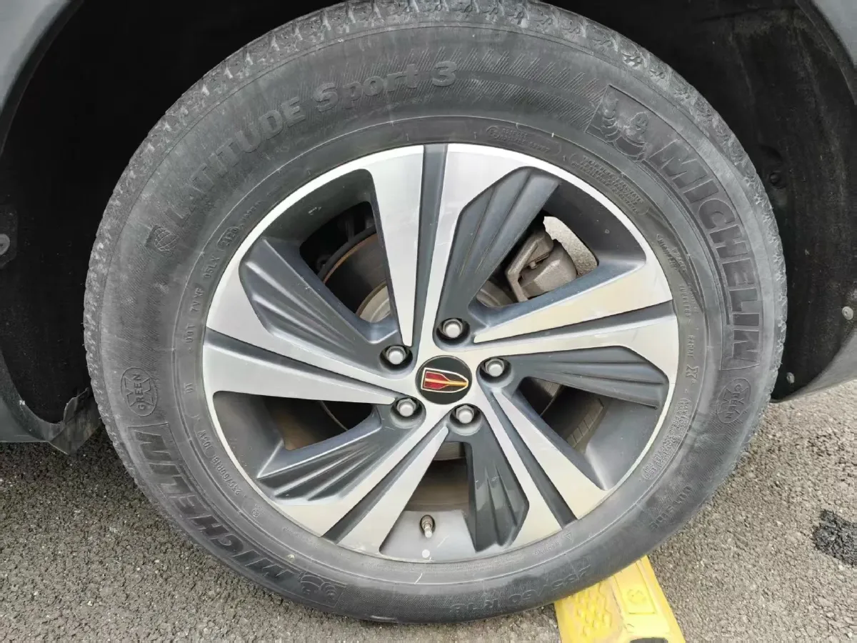 2019 HongQi HS5 2.0T 224HP L4 6AT,autocango,china used car exporter,china ev exporter,chinese used car exporter,chinese used ev exporter