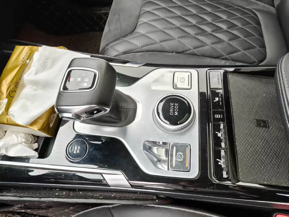 2019 HongQi HS5 2.0T 224HP L4 6AT,autocango,china used car exporter,china ev exporter,chinese used car exporter,chinese used ev exporter