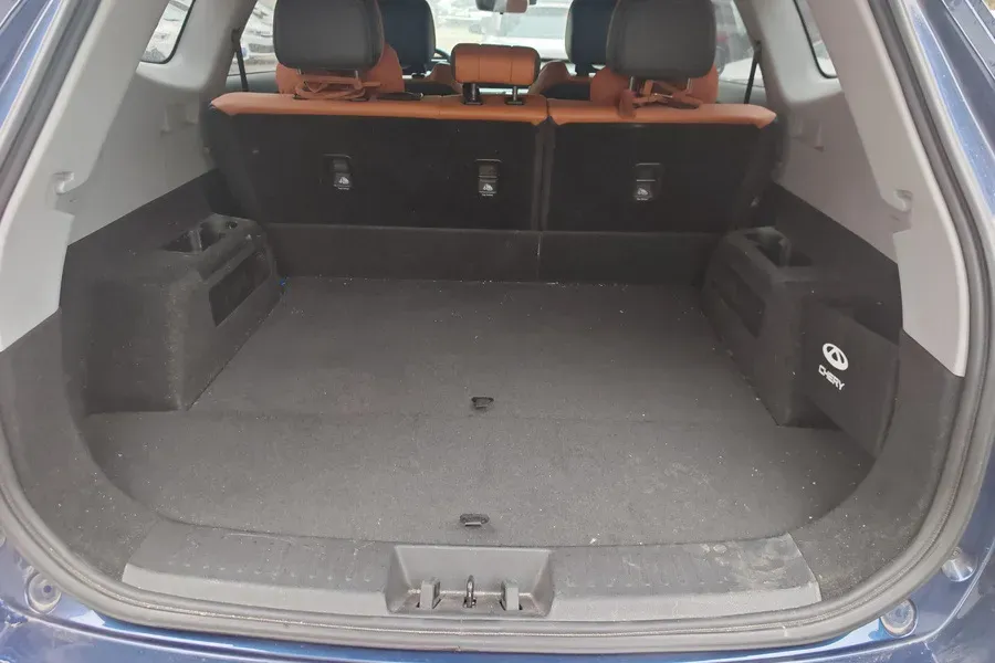 2021 Chery Tiggo 8 Plus 1.6T 197HP L4 7DCT,autocango,china used car exporter,china ev exporter,chinese used car exporter,chinese used ev exporter