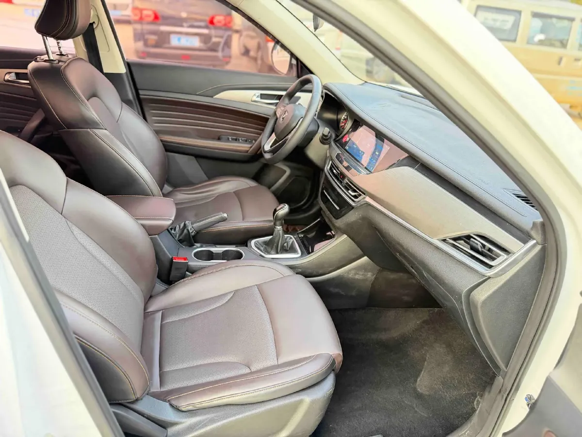 2019 ChangAn CS35 Plus 1.6L 128HP L4 5MT,autocango,china used car exporter,china ev exporter,chinese used car exporter,chinese used ev exporter