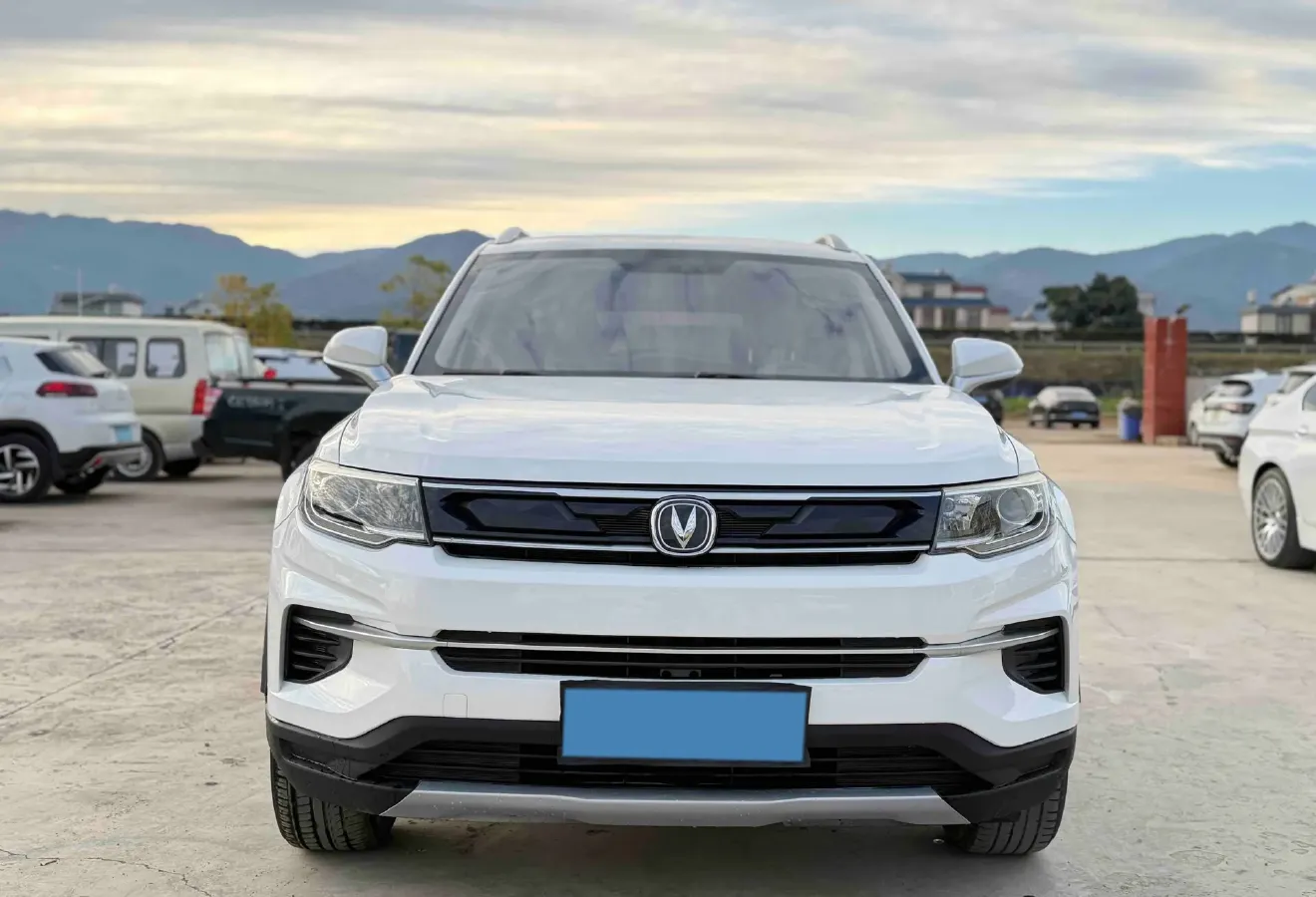 2019 ChangAn CS35 Plus 1.6L 128HP L4 5MT,autocango,china used car exporter,china ev exporter,chinese used car exporter,chinese used ev exporter