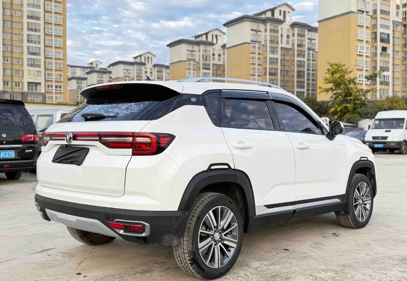 2019 ChangAn CS35 Plus 1.6L 128HP L4 5MT,autocango,china used car exporter,china ev exporter,chinese used car exporter,chinese used ev exporter