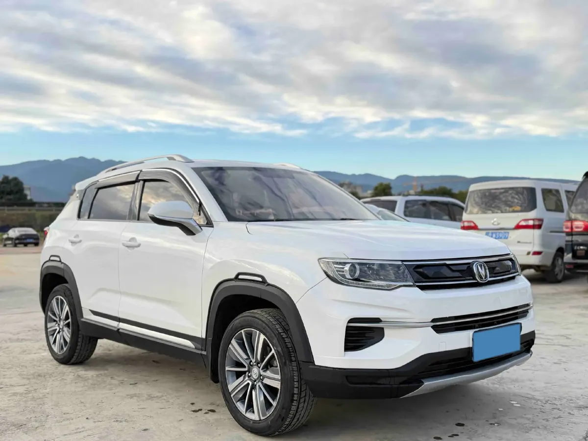 2019 ChangAn CS35 Plus 1.6L 128HP L4 5MT,autocango,china used car exporter,china ev exporter,chinese used car exporter,chinese used ev exporter
