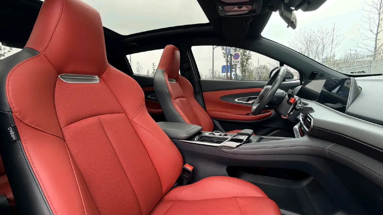 2020 ChangAn UNI-T 1.5T 180HP L4 7DCT,autocango,china used car exporter,china ev exporter,chinese used car exporter,chinese used ev exporter