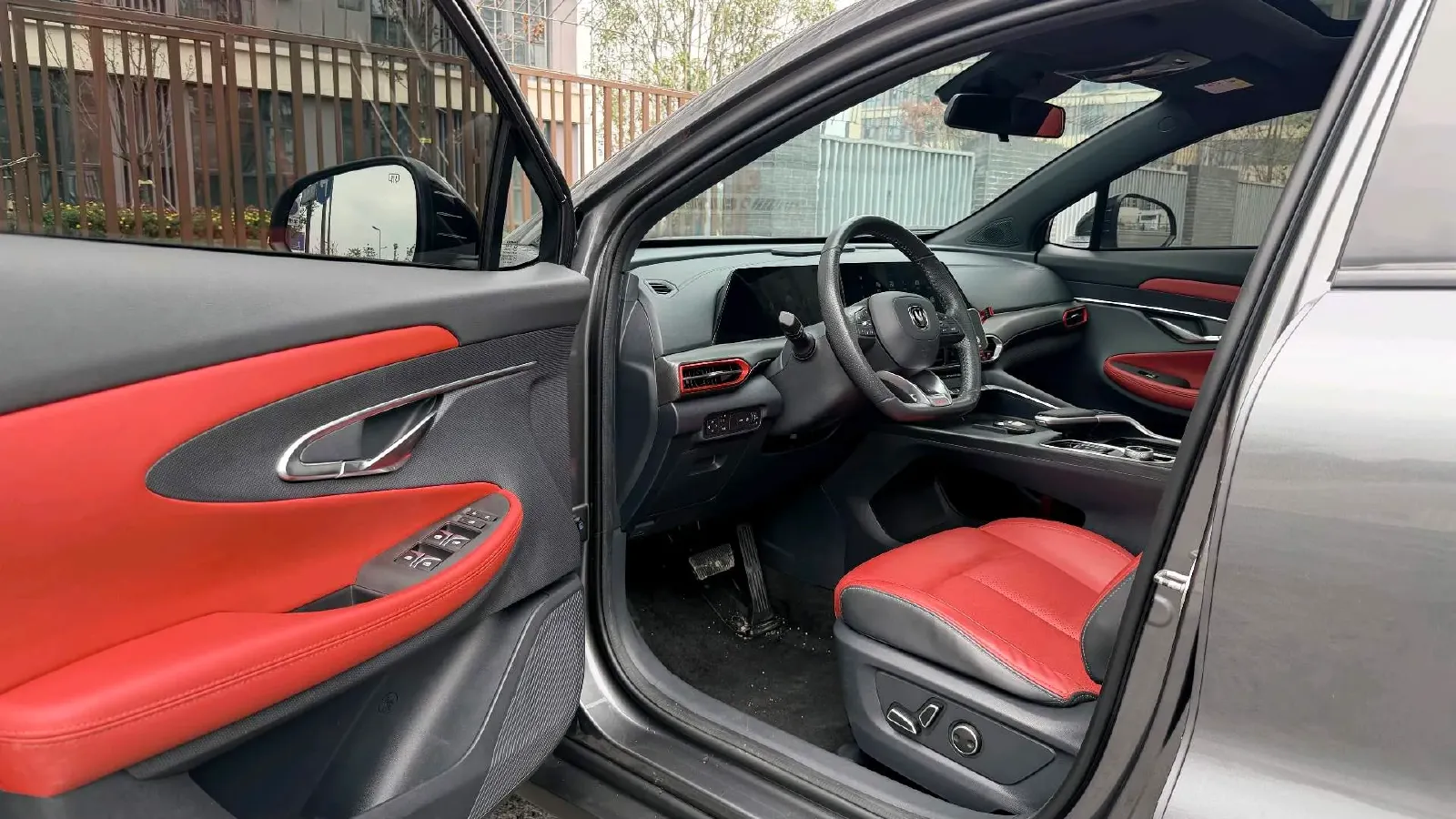 2020 ChangAn UNI-T 1.5T 180HP L4 7DCT,autocango,china used car exporter,china ev exporter,chinese used car exporter,chinese used ev exporter