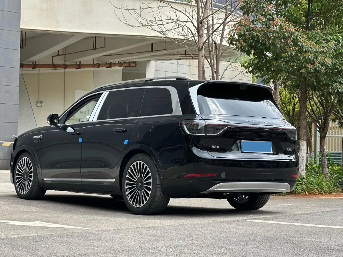 2025 AITO AITO M9 REEV 160HP REEV 52KWH,autocango,china used car exporter,china ev exporter,chinese used car exporter,chinese used ev exporter