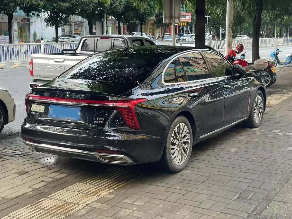 2023 HongQi H5 2.0T 224HP L4 8AT,autocango,china used car exporter,china ev exporter,chinese used car exporter,chinese used ev exporter