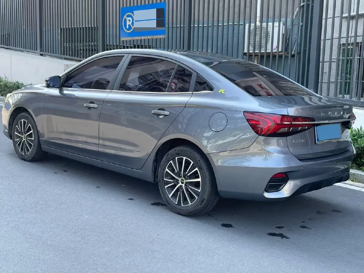 2021 Roewe i5 1.5L 120HP L4 CVT,autocango,china used car exporter,china ev exporter,chinese used car exporter,chinese used ev exporter