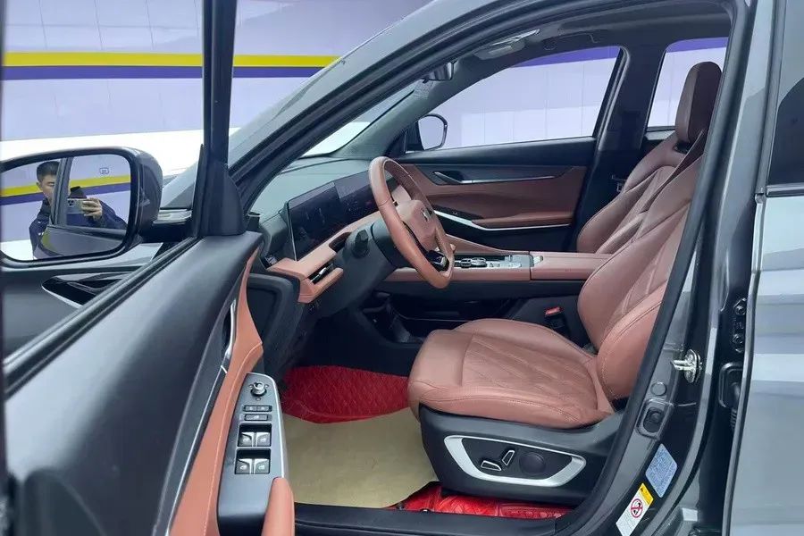 2023 ChangAn CS75 Plus 1.5T 188HP L4 8AT,autocango,china used car exporter,china ev exporter,chinese used car exporter,chinese used ev exporter