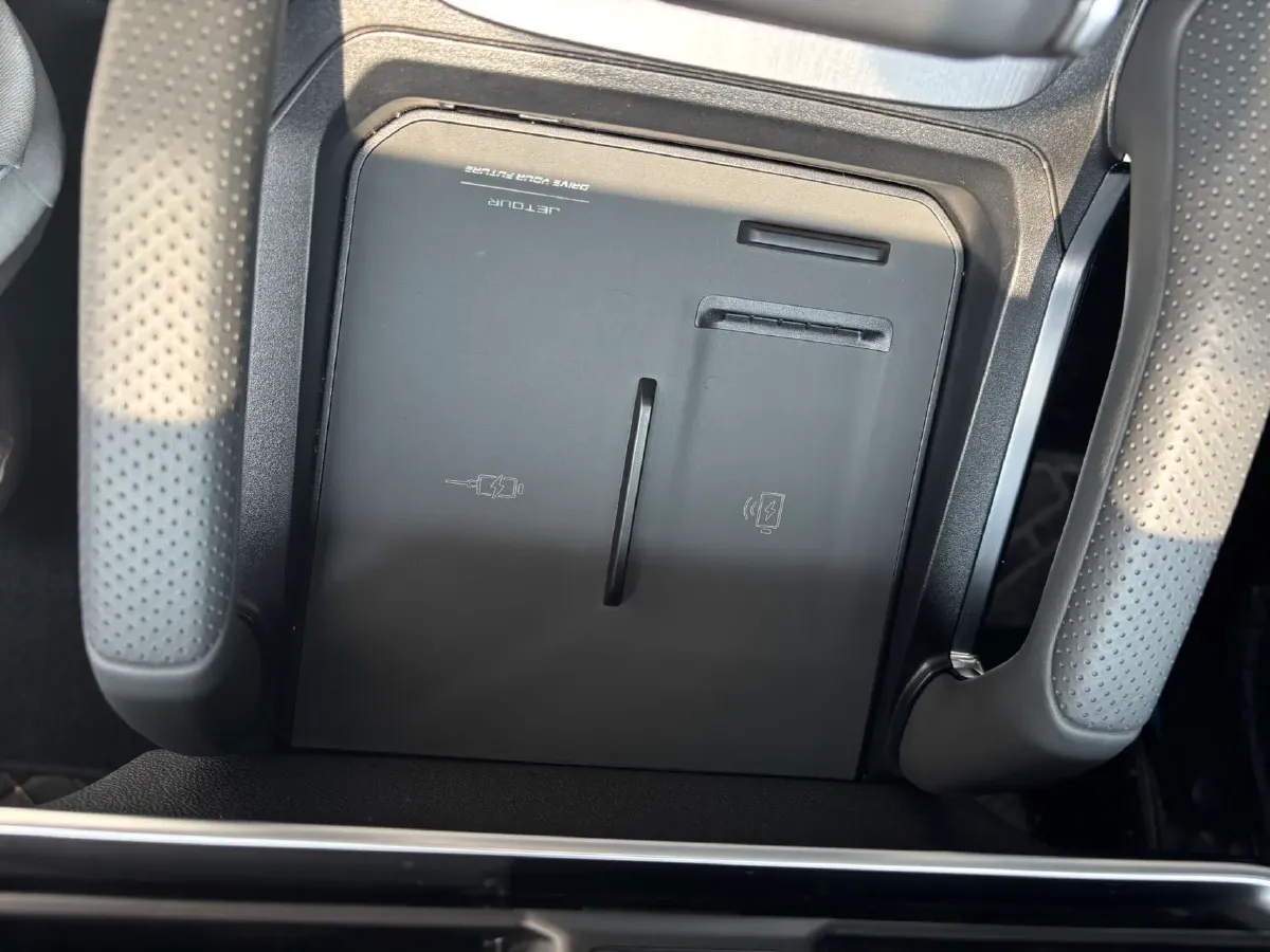 2023 Jetour Traveller 1.5T 184HP L4 7DCT,autocango,china used car exporter,china ev exporter,chinese used car exporter,chinese used ev exporter