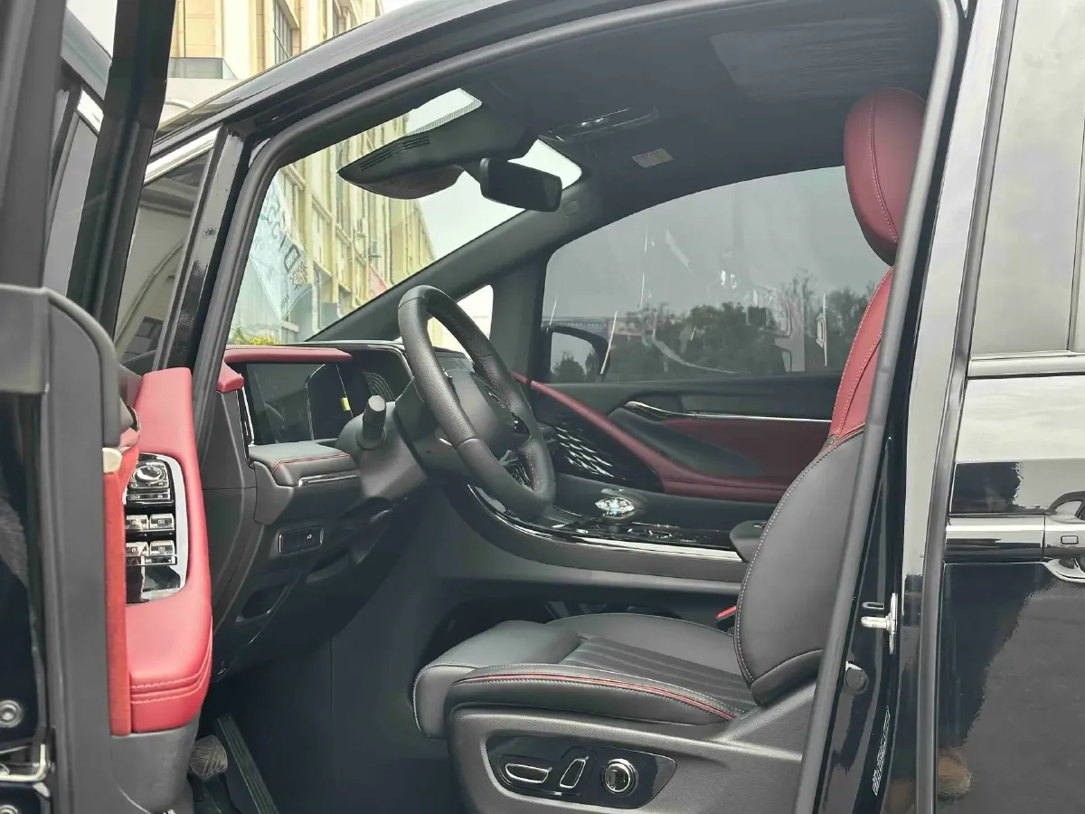 2024 GAC Trumpchi M8 2.0T 252HP L4 8AT,autocango,china used car exporter,china ev exporter,chinese used car exporter,chinese used ev exporter