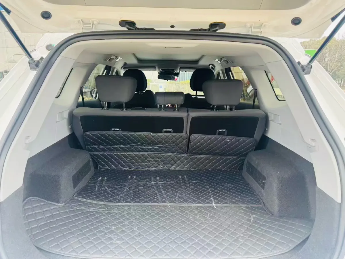 2025 Chery Tiggo 8 Plus 1.6T 197HP L4 7DCT,autocango,china used car exporter,china ev exporter,chinese used car exporter,chinese used ev exporter