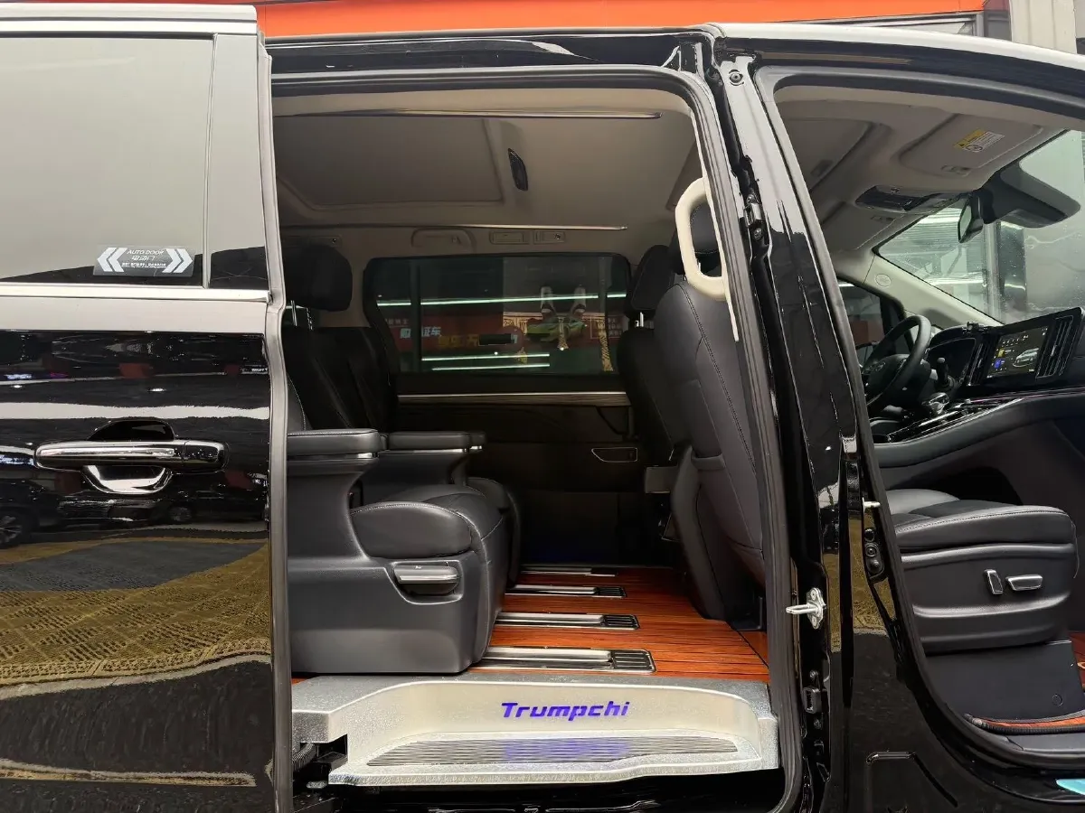 2021 GAC Trumpchi M8 2.0T 252HP L4 8AT,autocango,china used car exporter,china ev exporter,chinese used car exporter,chinese used ev exporter