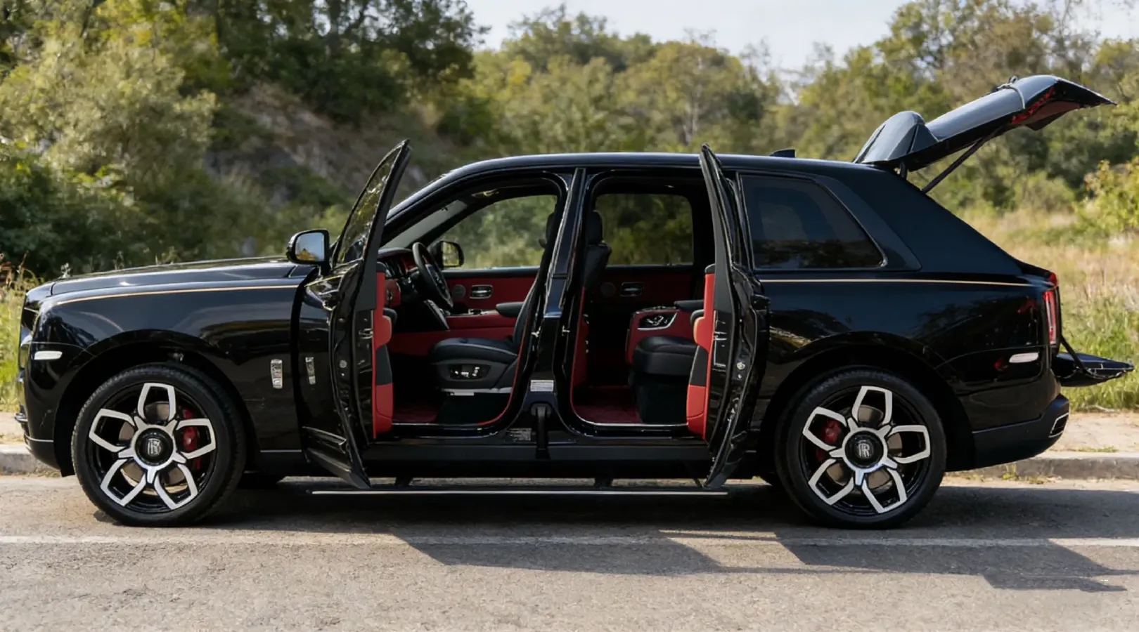 2018 Rolls-Royce Cullinan 6.7T 571HP V12 8AT,autocango,china used car exporter,china ev exporter,chinese used car exporter,chinese used ev exporter