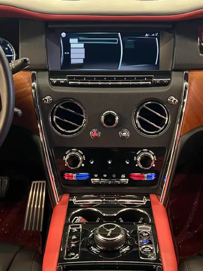 2018 Rolls-Royce Cullinan 6.7T 571HP V12 8AT,autocango,china used car exporter,china ev exporter,chinese used car exporter,chinese used ev exporter