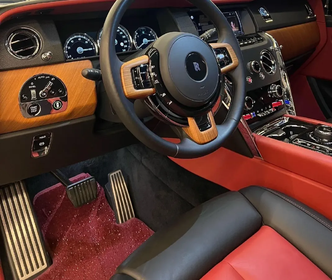 2018 Rolls-Royce Cullinan 6.7T 571HP V12 8AT,autocango,china used car exporter,china ev exporter,chinese used car exporter,chinese used ev exporter