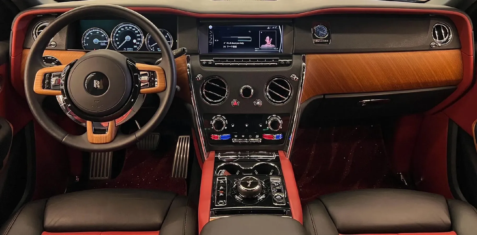 2018 Rolls-Royce Cullinan 6.7T 571HP V12 8AT,autocango,china used car exporter,china ev exporter,chinese used car exporter,chinese used ev exporter