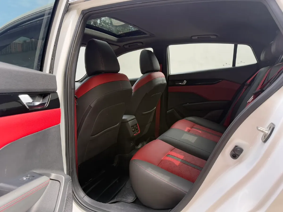 2021 DongFeng Aeolus YiXuan 1.5T 150HP L4 6DCT,autocango,china used car exporter,china ev exporter,chinese used car exporter,chinese used ev exporter