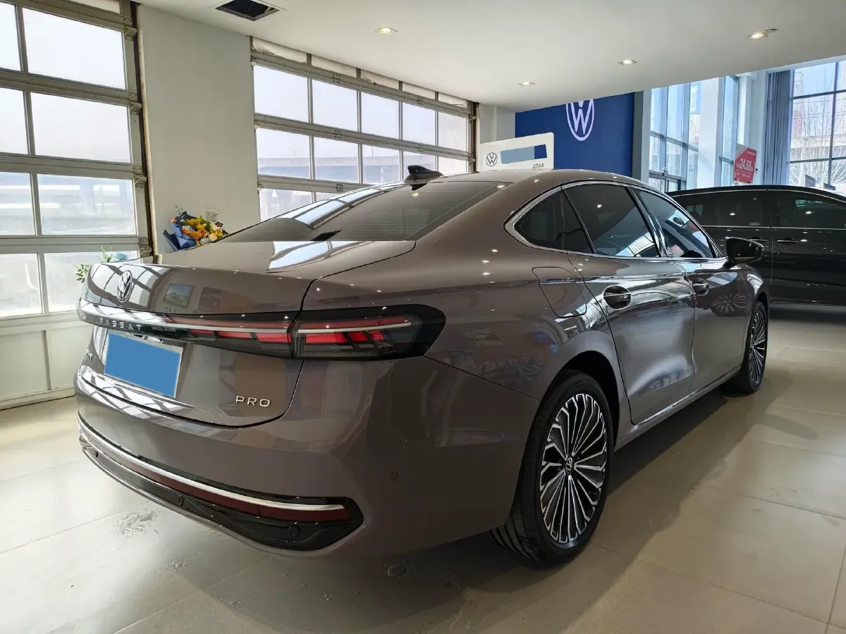 2025 Volkswagen Passat 2.0T 220HP L4 7DCT,autocango,china used car exporter,china ev exporter,chinese used car exporter,chinese used ev exporter