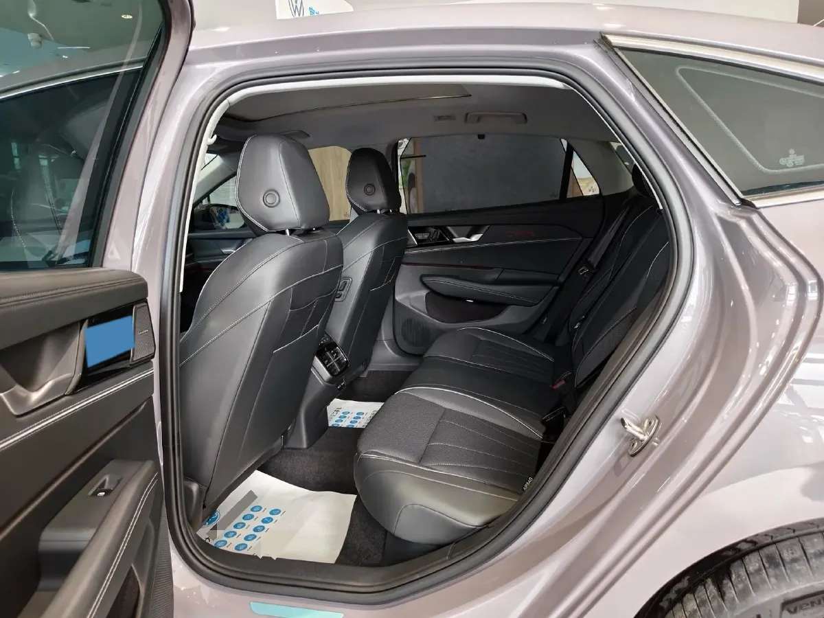 2025 Volkswagen Passat 2.0T 220HP L4 7DCT,autocango,china used car exporter,china ev exporter,chinese used car exporter,chinese used ev exporter