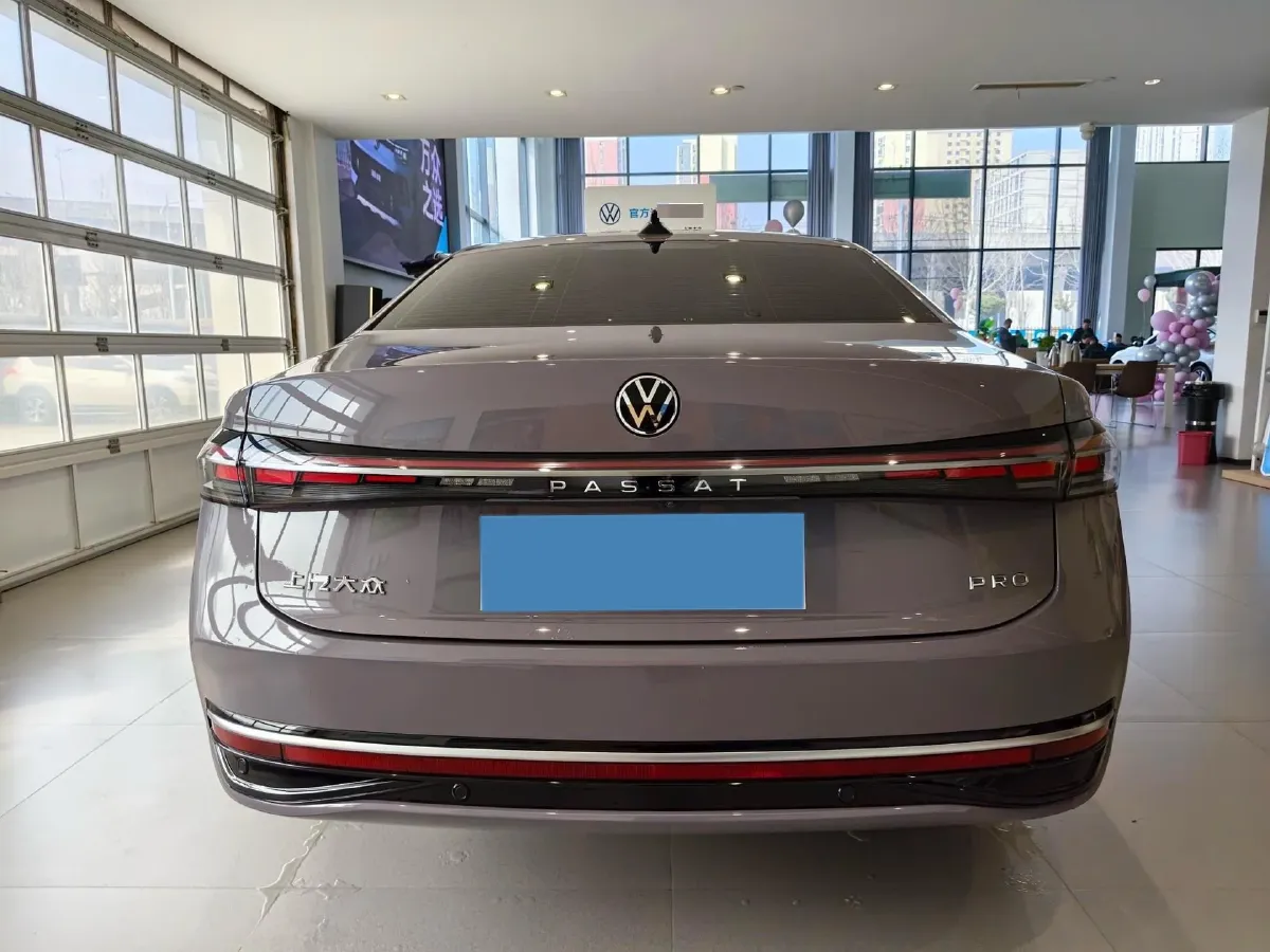 2025 Volkswagen Passat 2.0T 220HP L4 7DCT,autocango,china used car exporter,china ev exporter,chinese used car exporter,chinese used ev exporter